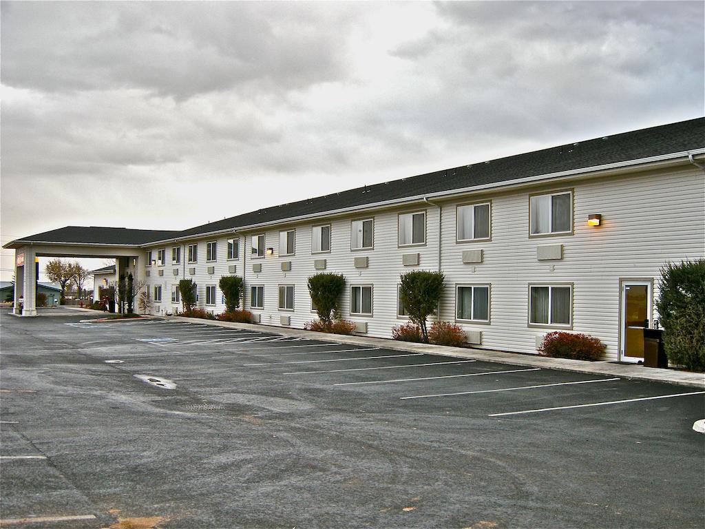 Rory & Ryan Inn Hines Exteriör bild