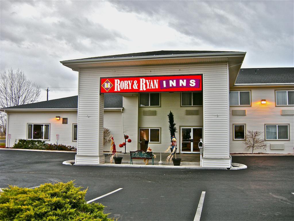 Rory & Ryan Inn Hines Exteriör bild